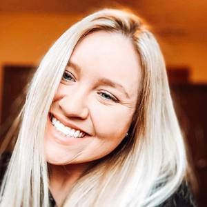 Meet your Posher, Michaela